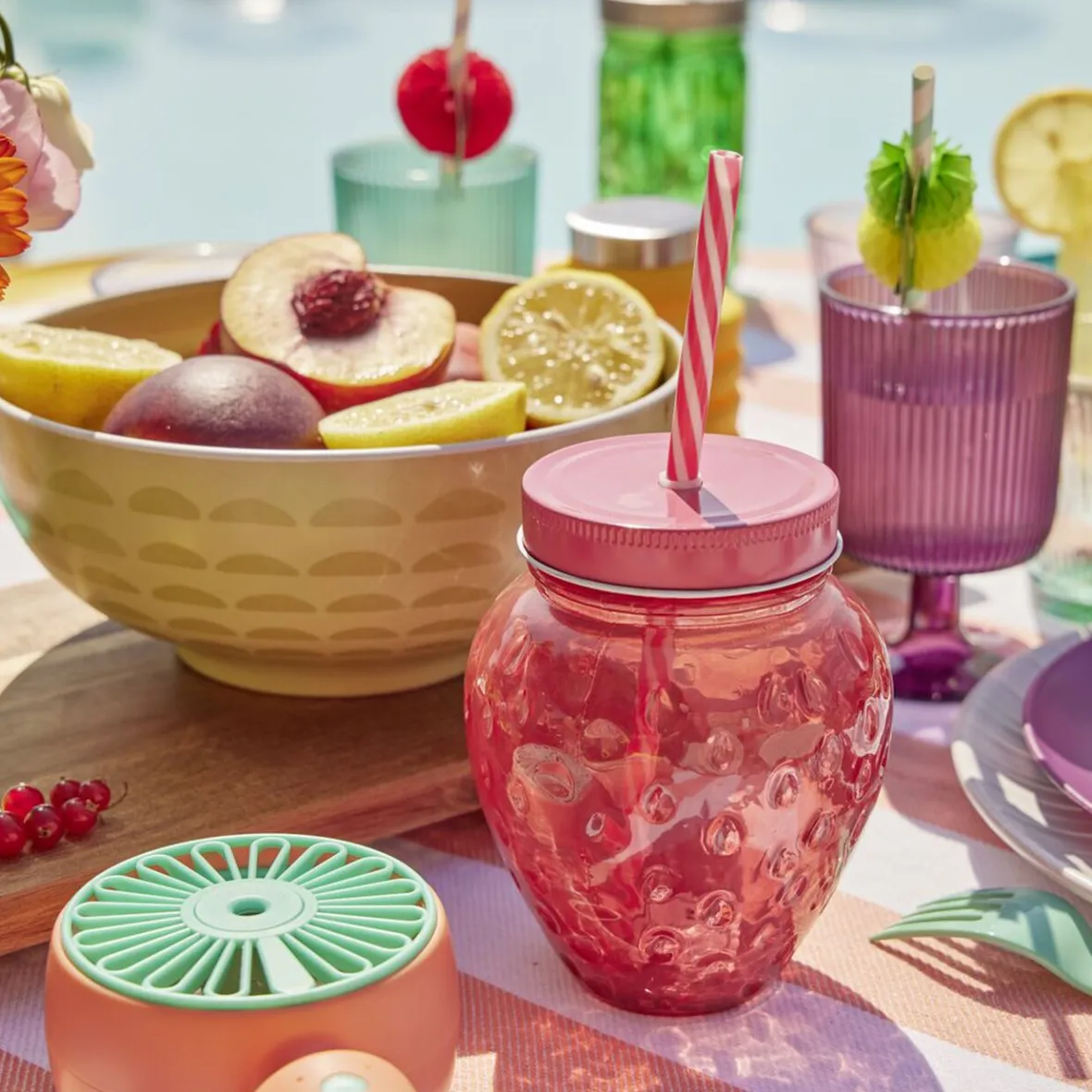 Vaisselle Et Accessoires De Table<Gifi Verre à pied strié 300ml plastique Ø8xH12,5cm- 3 coloris